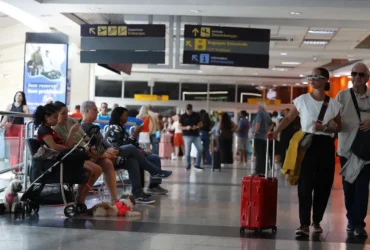 Passageiros em aeroportos brasileiros crescem 9,4% em 2025