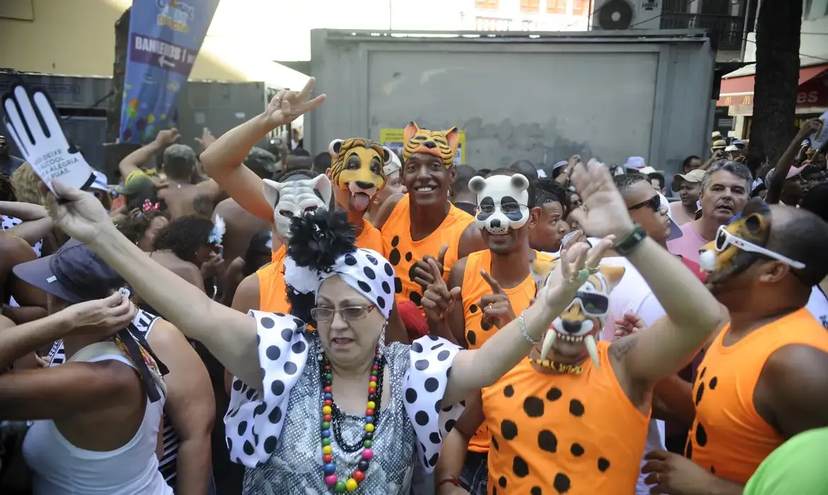 Carnaval movimenta mais de R$ 5,7 bilhões na economia do Rio