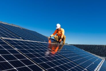 Aumento em tarifa de quem tem energia solar gera reclamações, mas investimento segue vantajoso