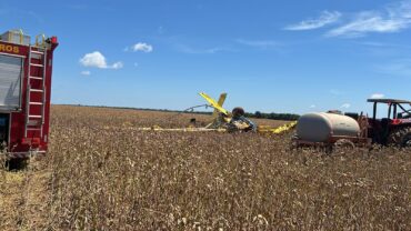 Avião agrícola faz pouso de emergência em fazenda de Lucas do Rio Verde