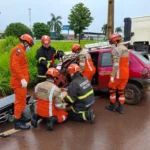 Colisão entre carro e caminhão deixa ferido em Sinop