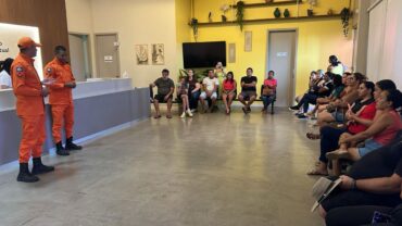 Corpo de Bombeiros capacita pais e crianças do Centro Especializado em Sorriso