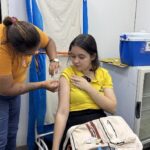 Cuiabá mantém vacinação contra a dengue para crianças e adolescentes de 10 a 14 anos