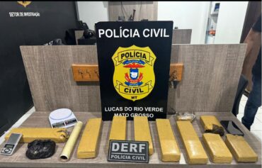 Investigação da Polícia Civil identificou imóvel usado como ponto de armazenamento de drogas no bairro Jardim Primavera; ocorrência segue em andamento