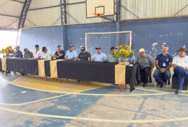 Retroescavadeira reforça infraestrutura rural em Castanheira