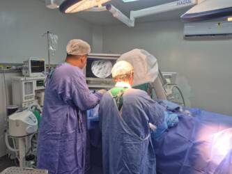 Hospital Regional de Sinop realiza cirurgia de coluna por vídeo