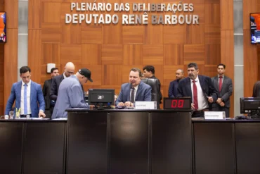 RGA trava votação na ALMT após atraso de projeto do governo