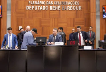 RGA trava votação na ALMT após atraso de projeto do governo