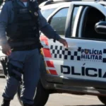 Homem ameaça família e ataca PM com espeto de churrasco em Sorriso
