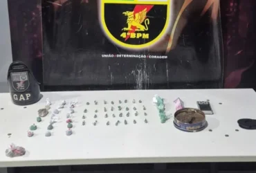 PM apreende dois adolescentes e 82 porções de entorpecentes