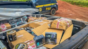 PRF apreende grande quantidade de mercadorias contrabandeadas em ação na BR-163, em Sinop (MT)