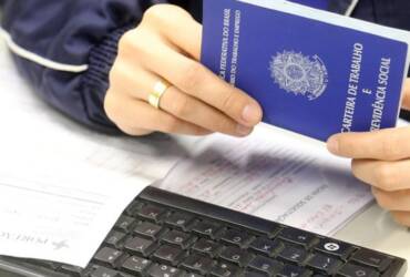 País fecha 2025 com menor desemprego da história; renda do trabalho cresce 7,5% e é recorde