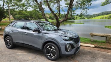 Peugeot aposta na tecnologia híbrida e amplia vendas da linha 2008 2026