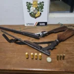 Porte ilegal de arma de fogo leva a prisões em Lambari d’Oeste
