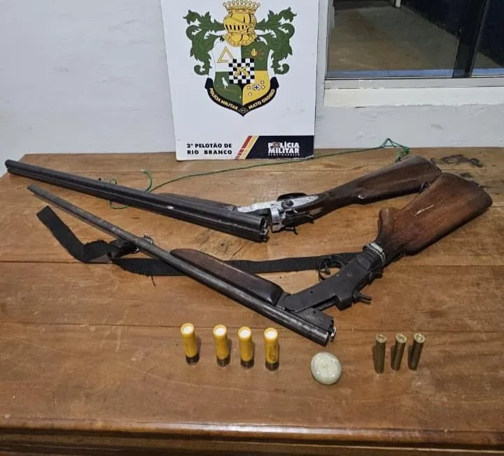 Porte ilegal de arma de fogo leva a prisões em Lambari d'Oeste