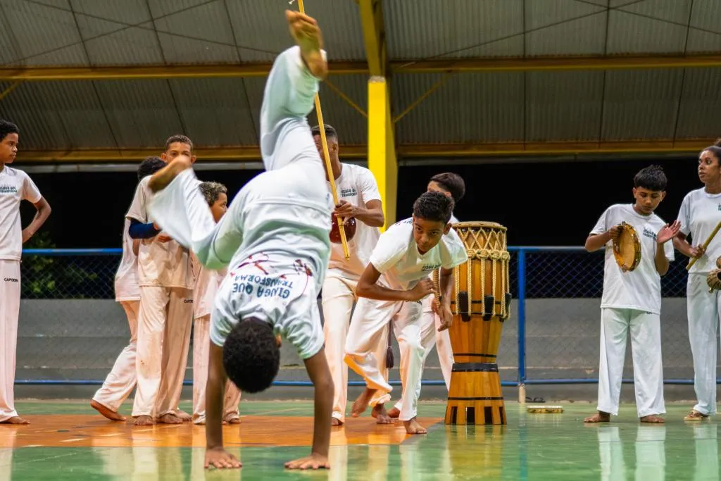 Projeto Ginga Que Transforma leva capoeira a Poxoréu