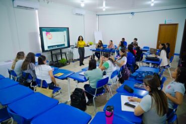 Secretaria de Educação oferece mais de 540 horas de formação aos profissionais da rede municipal