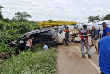 Acidente envolvendo quatro veículos interdita totalmente a BR-163 em Sinop