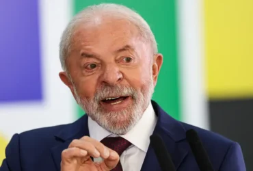 Lula anuncia isenção de visto para cidadãos chineses