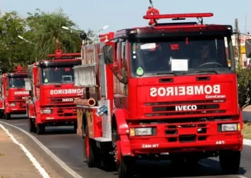 Incêndio atinge casa e mobiliza vizinhos em avenida de Sinop