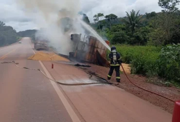 Bombeiros controlam incêndio em carreta na BR-163 em Guarantã do Norte