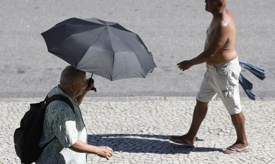 Calor intenso pode levar Rio de Janeiro a 39 graus no domingo