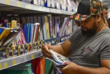 Famílias priorizam reaproveitamento de material escolar na volta às aulas