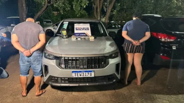 PM apreende drogas e recupera carro roubado em Várzea Grande