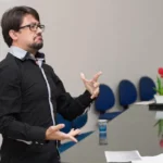Seduc abre 390 vagas para curso gratuito de Libras em Cuiabá