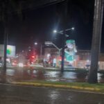 Chuva intensa alaga vias e provoca caos no trânsito em Lucas do Rio Verde