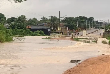 Chuva intensa provoca alagamentos e deixa família desabrigada em Colniza