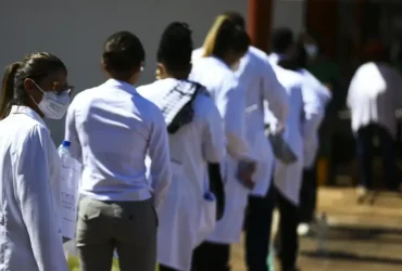 Enamed aponta falhas e impõe medidas a cursos de medicina com baixo desempenho