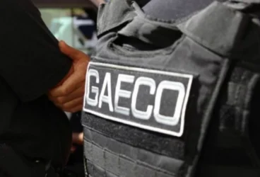 Oficial com uniforme da GAECO