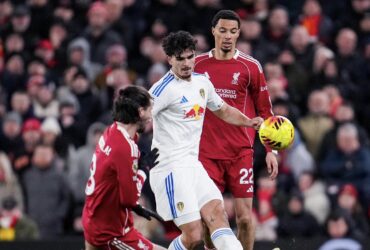Leeds x Manchester United: onde assistir ao vivo, escalações e tudo sobre o clássico da Premier League. Imagem: Divulgação Leeds