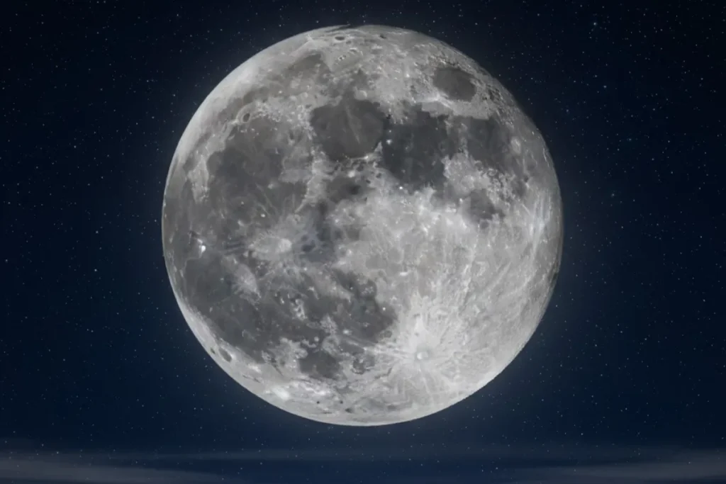 Lua Cheia iluminando o céu noturno