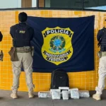 PRF apreende mais de 19 kg de drogas em ônibus na BR-070