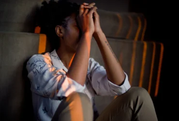 Signos do zodíaco enfrentando pressão emocional no início da semana