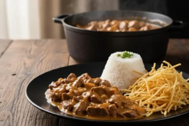 Estrogonofe de filé mignon: receita clássica, cremosa e perfeita para o almoço em família