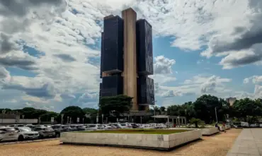 Juros subiram em janeiro e impactam famílias e empresas