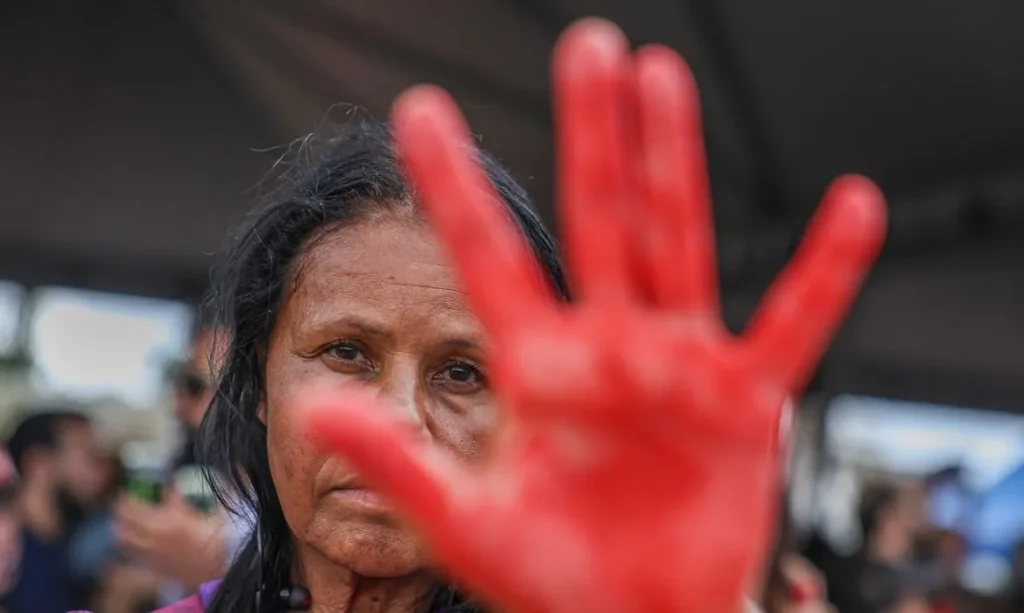 Chefes dos Três Poderes firmam pacto nacional contra o feminicídio