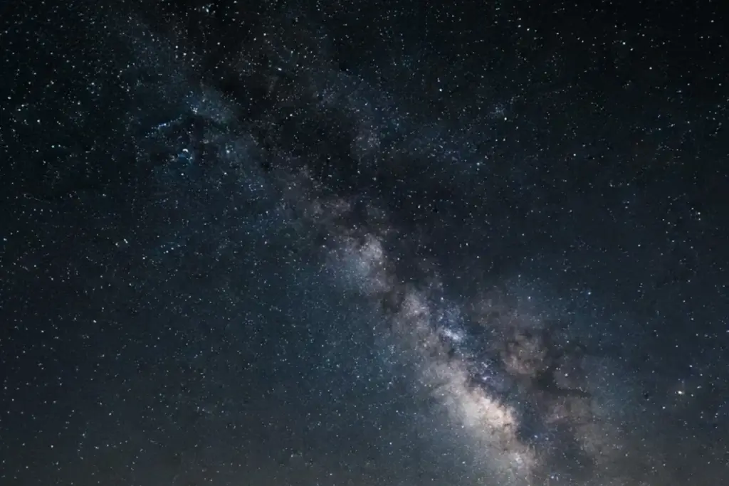 Lua Nova deixa o céu perfeito para observar estrelas; entenda o fenômeno