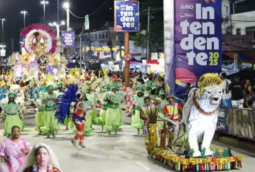 Carnaval da Intendente Magalhães reúne 73 escolas e reforça tradição popular