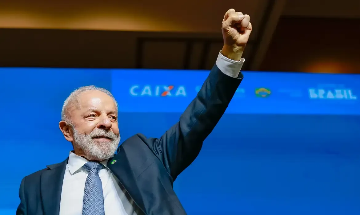 Lula critica Minas por não usar recursos do PAC para prevenção