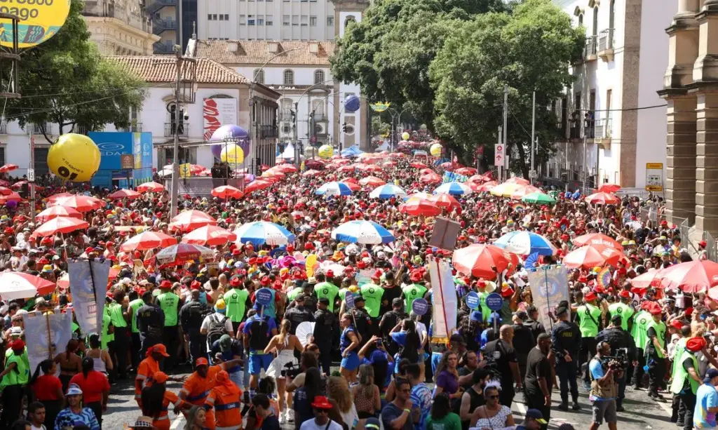 Carnaval no Rio Registra Queda de Furtos e Roubos de Celulares