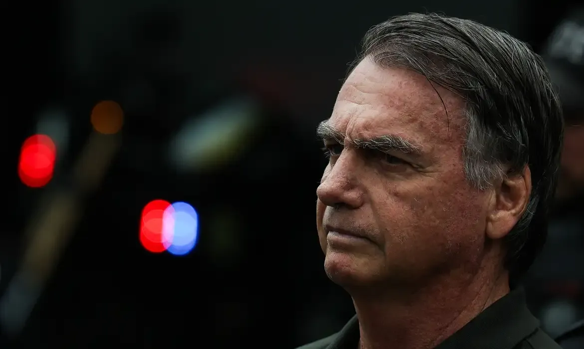 STM analisa pedido de perda de patente de Bolsonaro e outros oficiais