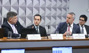 Empresário Camisotti Mantém Silêncio em Depoimento à CPMI do INSS