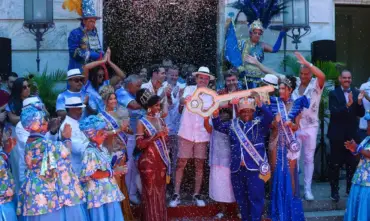 Carnaval começa oficialmente com entrega da chave da cidade no Rio