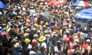 Carnaval 2026: Blocos da Liga Sebastiana animam ruas do Rio com temas culturais e políticos