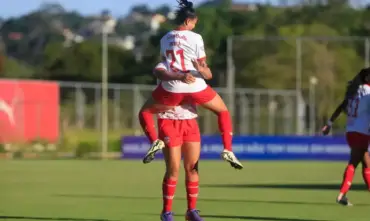 Futebol feminino ganha destaque com transmissão de Flamengo e Bragantino na TV Brasil