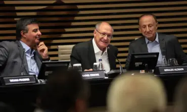 Jornada menor é tendência global, afirma Alckmin em evento na Fiesp